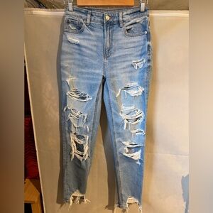 American Eagle distressed mom jean